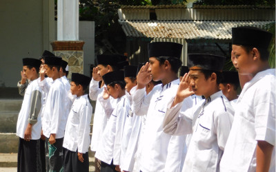 MTs Al-Ma’arif Rengel Gelar Upacara Hari Santri Nasional 2024 di Pondok Pesantren Al-Khoirot
