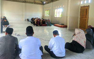 Semangat Baru Setelah Liburan: MTs Al-Ma’arif Rengel Adakan Halal bi Halal Sebagai Awal yang Positif di Sekolah